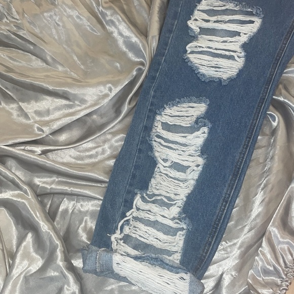 Missguided Distressed Denim Jeans Size 12 NWT - Picture 4 of 7